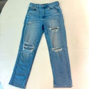 American eagle size 6 stretch mom straight jeans. Light wash, ripped.